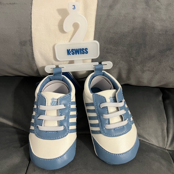 K-Swiss Kids Sneakers in Light Blue and White - Picture 1 of 1